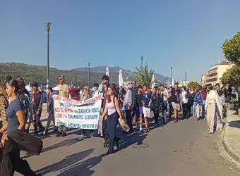 Εργατικό Κέντρο Σάμου και ΑΔΕΔΥ: Καταγγέλλουν τις διώξεις μαθητών